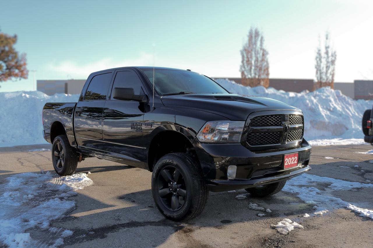 2022 RAM 1500 Classic Express 4x4 Crew Cab 5'7  Box | REMOTE START | Photo