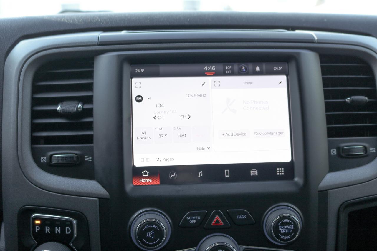 2022 RAM 1500 Classic Express 4x4 Crew Cab 5'7  Box | REMOTE START | Photo