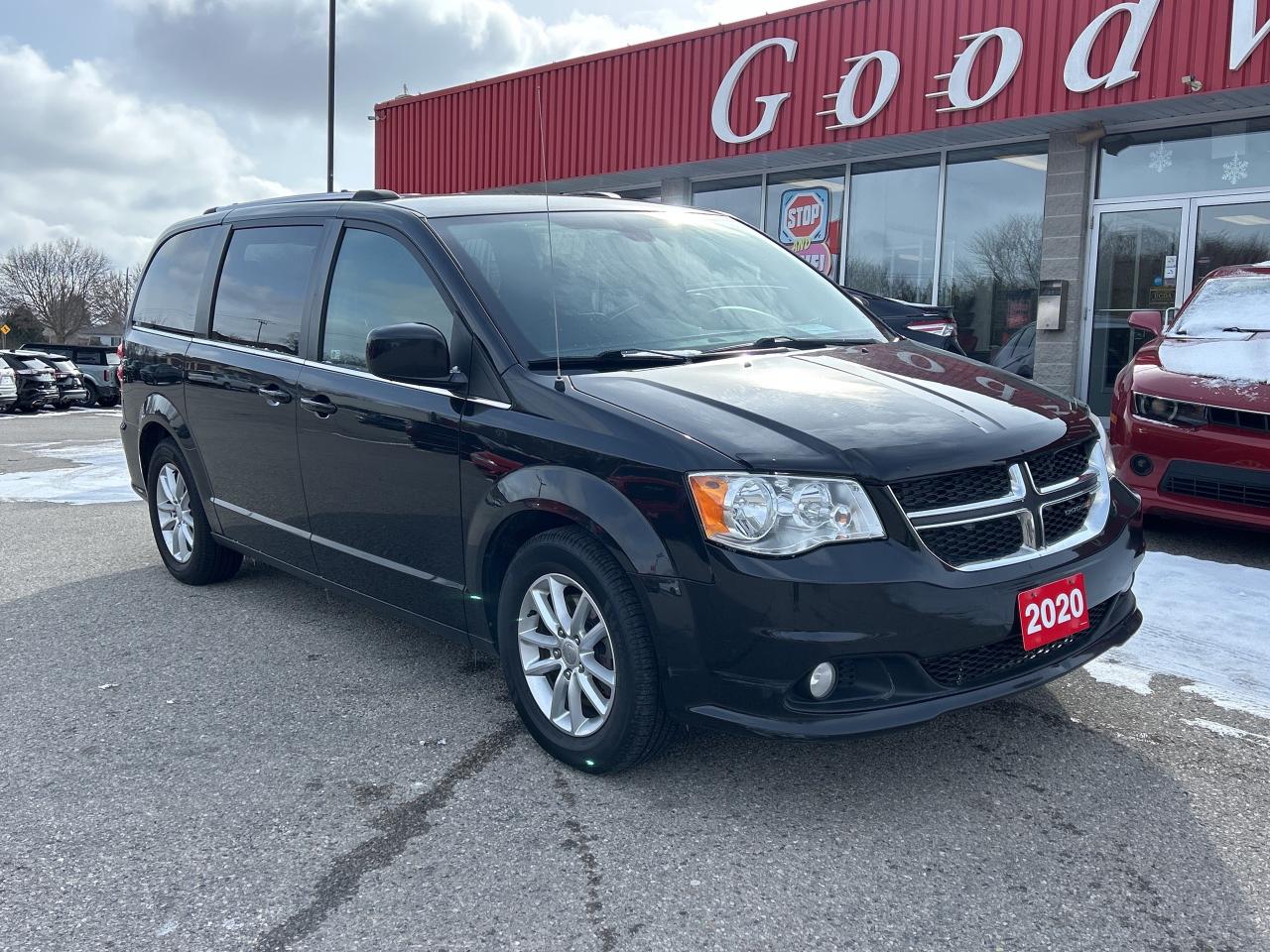 2020 Dodge Grand Caravan PREMIUM PLUS, CLEAN CARFAX, REMOTE START! - Photo #2