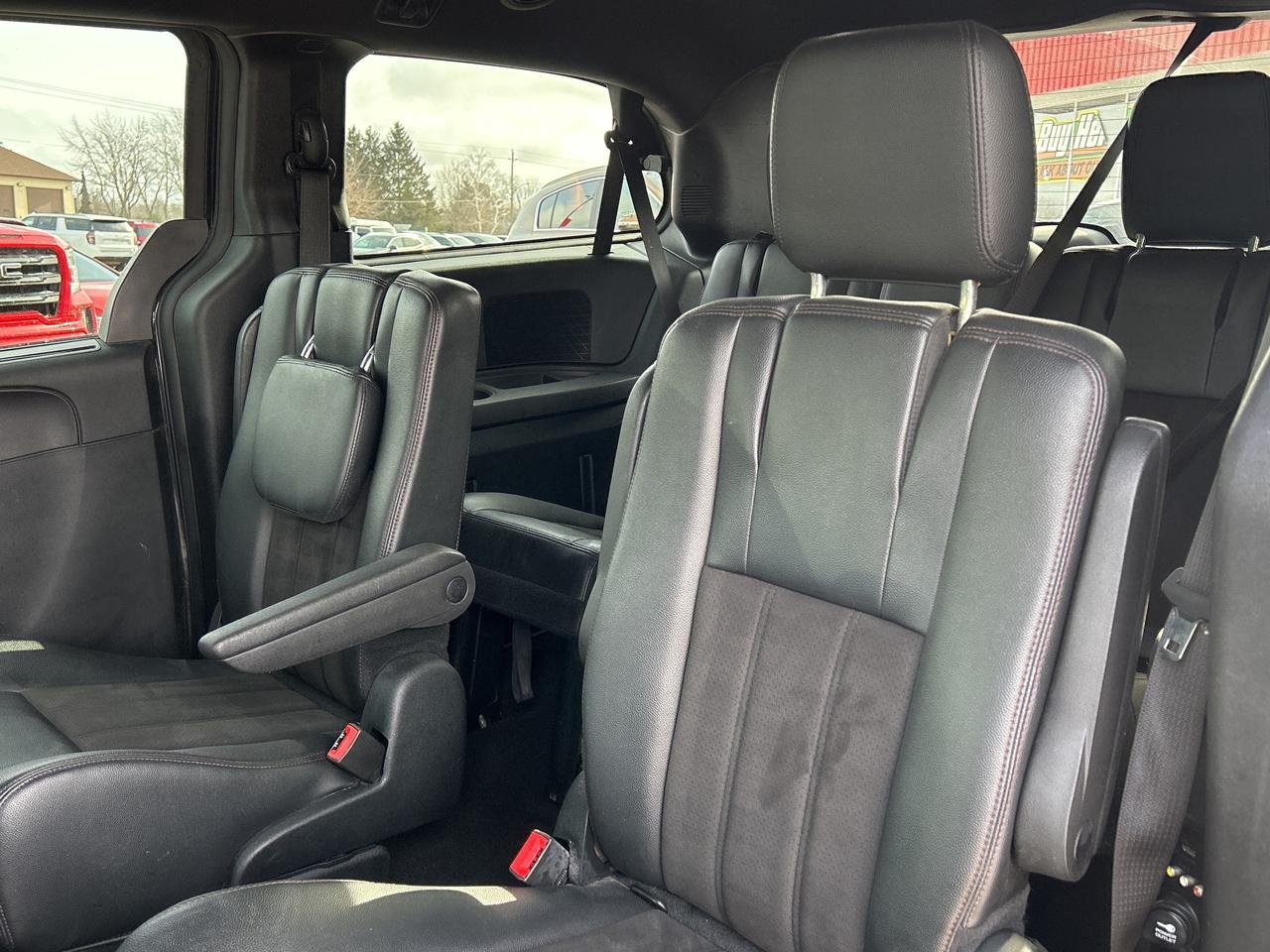 2020 Dodge Grand Caravan PREMIUM PLUS, CLEAN CARFAX, REMOTE START! - Photo #11