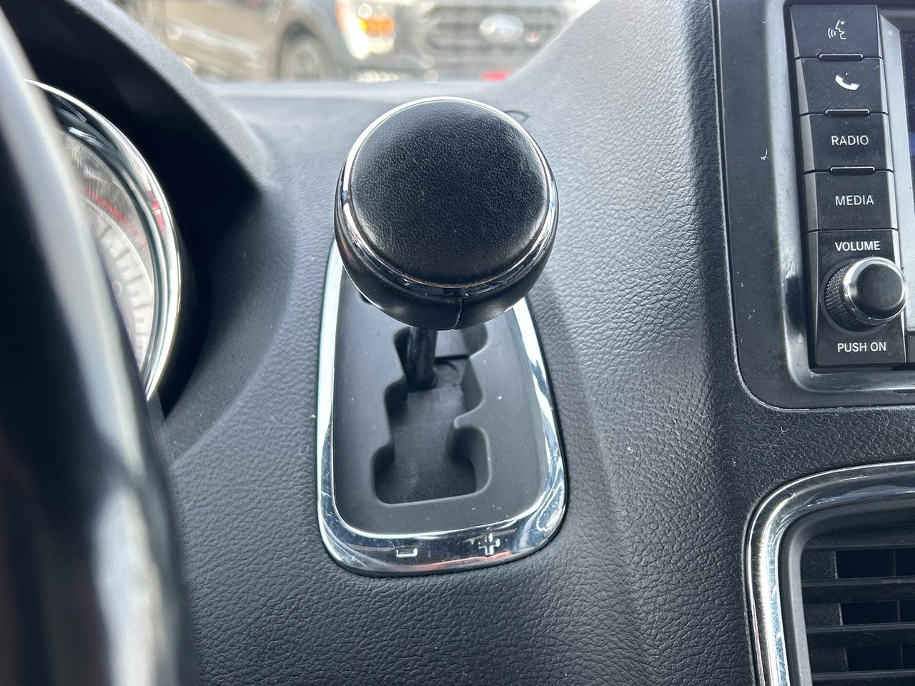 2020 Dodge Grand Caravan PREMIUM PLUS, CLEAN CARFAX, REMOTE START! - Photo #21