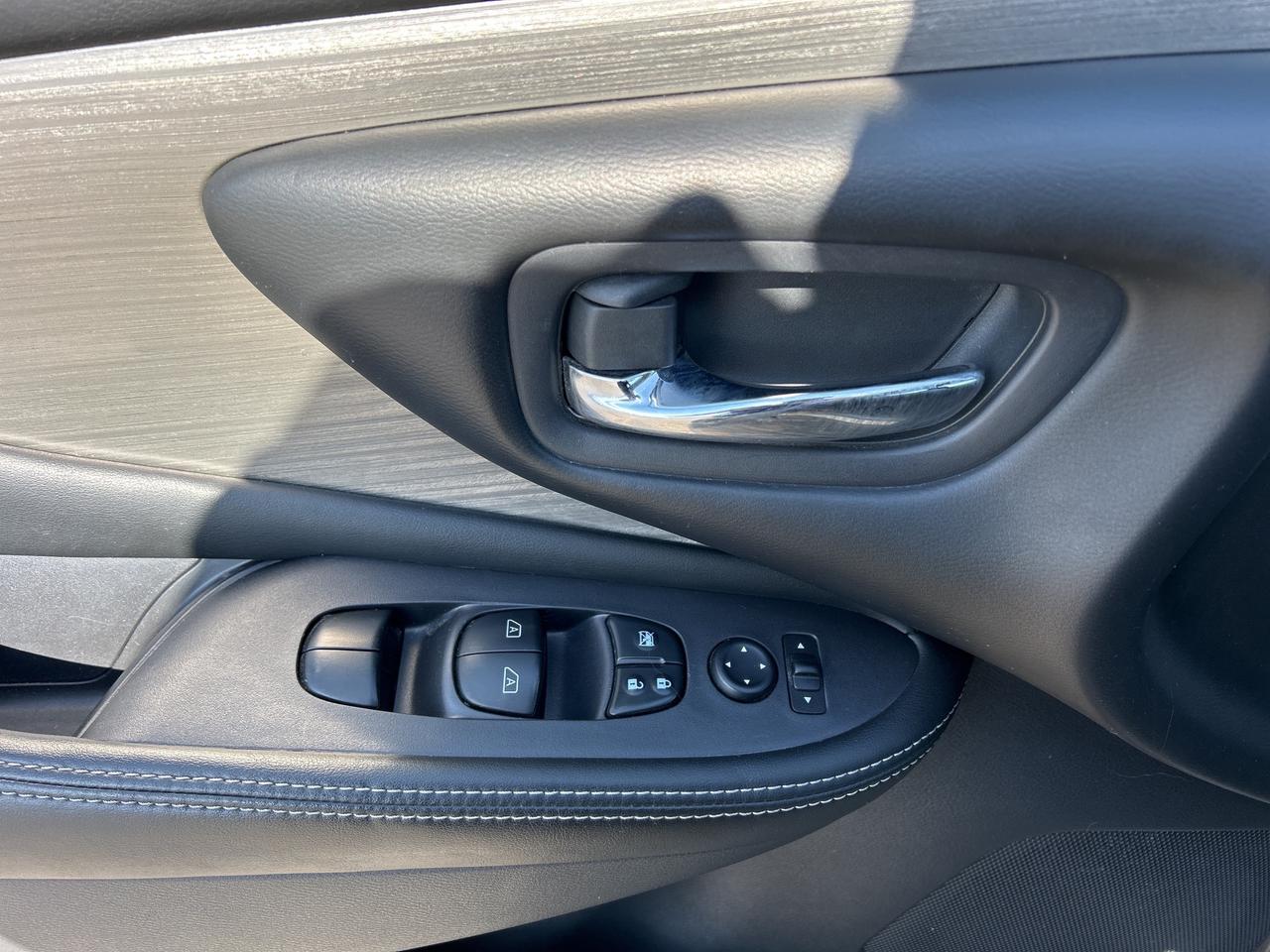 2018 Nissan Murano S, CLEAN CARFAX, SUNROOF, NAV, REMOTE START! Photo