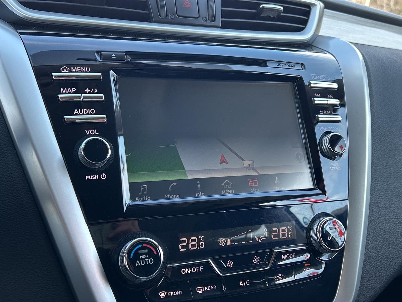 2018 Nissan Murano S, CLEAN CARFAX, SUNROOF, NAV, REMOTE START! Photo