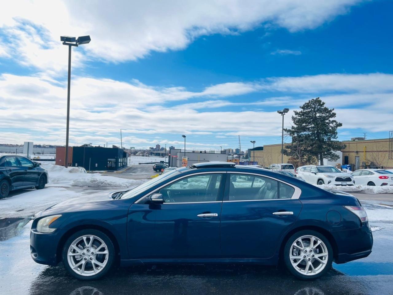 2012 Nissan Maxima 3.5 SV 4dr Sedan CVT Photo4