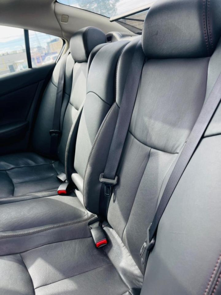 2012 Nissan Maxima 3.5 SV 4dr Sedan CVT Photo