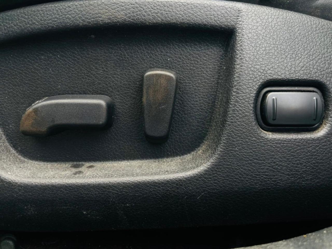 2012 Nissan Maxima 3.5 SV 4dr Sedan CVT Photo