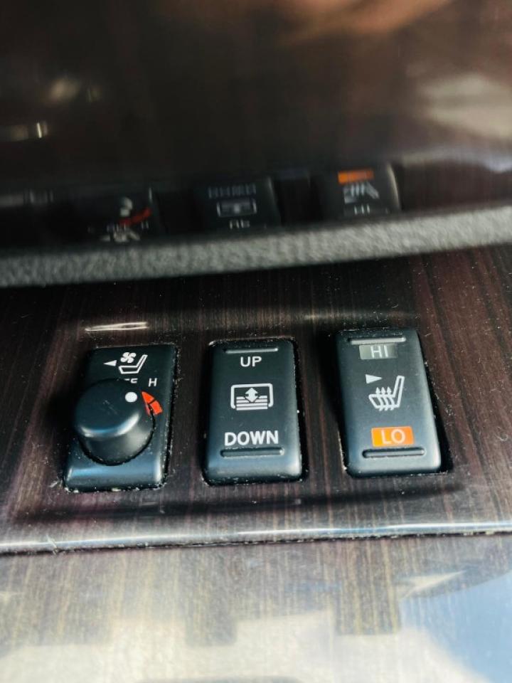 2012 Nissan Maxima 3.5 SV 4dr Sedan CVT Photo