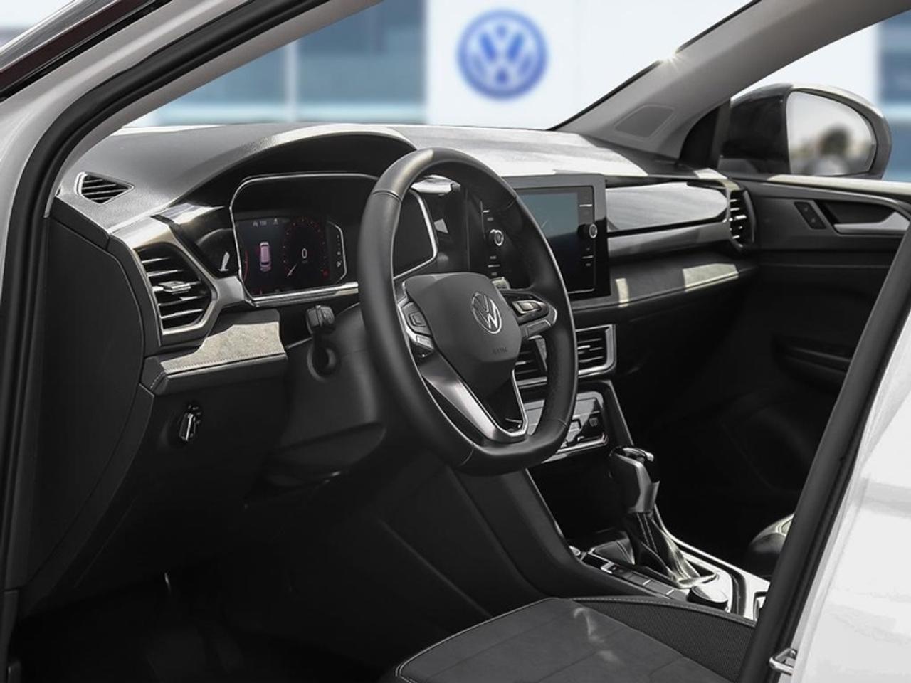 2026 Volkswagen Taos Comfortline Black Edition Photo