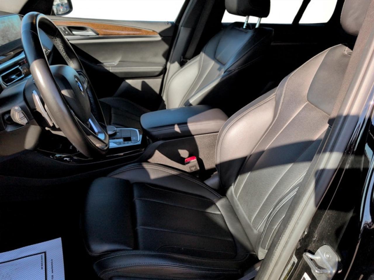 2023 BMW X3 xDrive30i  **PREMIUM ESSENTIAL PACKAGE** Photo