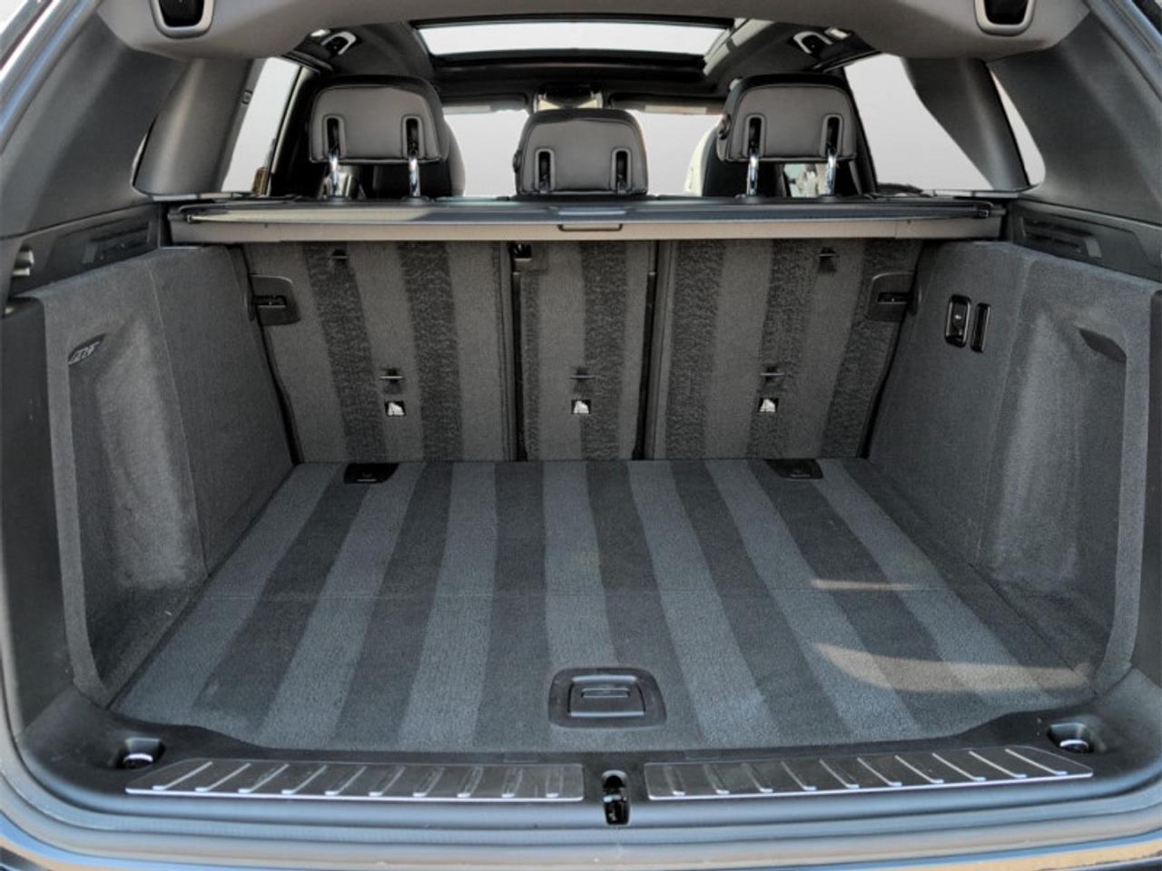 2023 BMW X3 xDrive30i  **PREMIUM ESSENTIAL PACKAGE** Photo