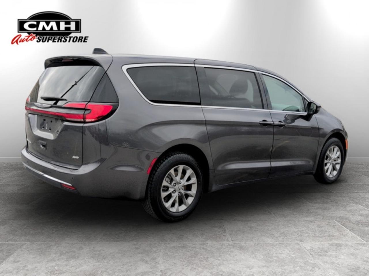 2023 Chrysler Pacifica Touring L  *AWD - CLEAN CARFAX* Photo4