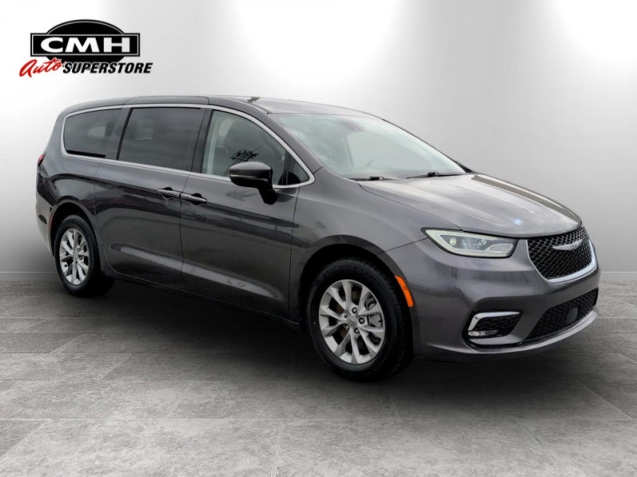 2023 Chrysler Pacifica Touring L  *AWD - CLEAN CARFAX* Photo
