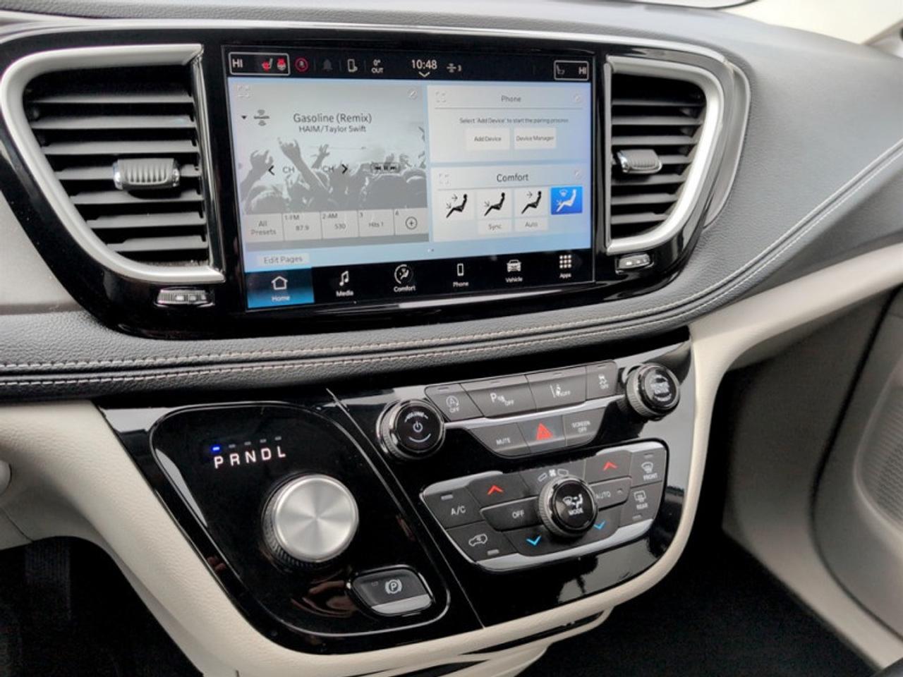 2023 Chrysler Pacifica Touring L  *AWD - CLEAN CARFAX* Photo
