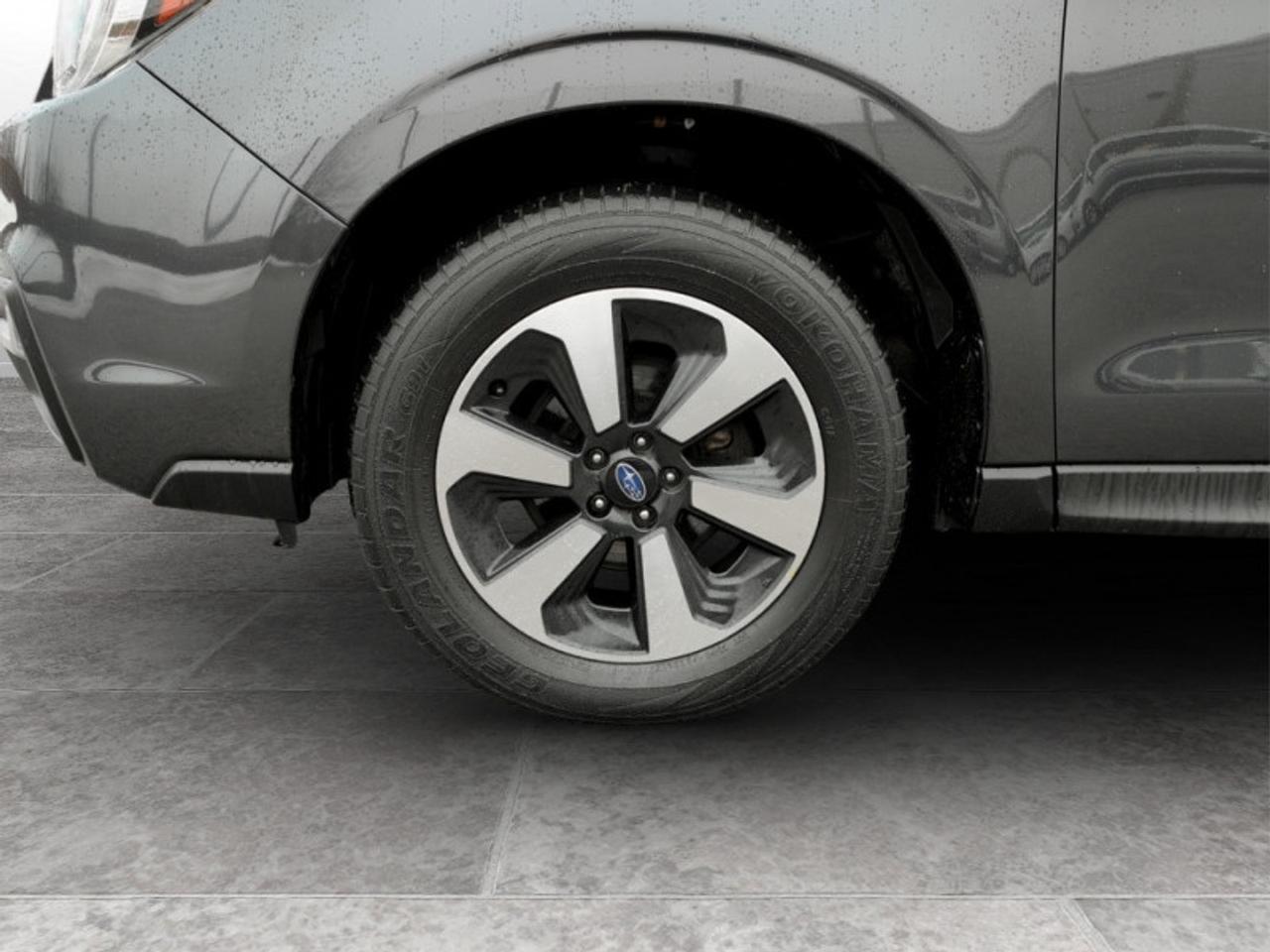 2017 Subaru Forester 2.5i Limited  *LOW KMS - 1 OWNER* Photo