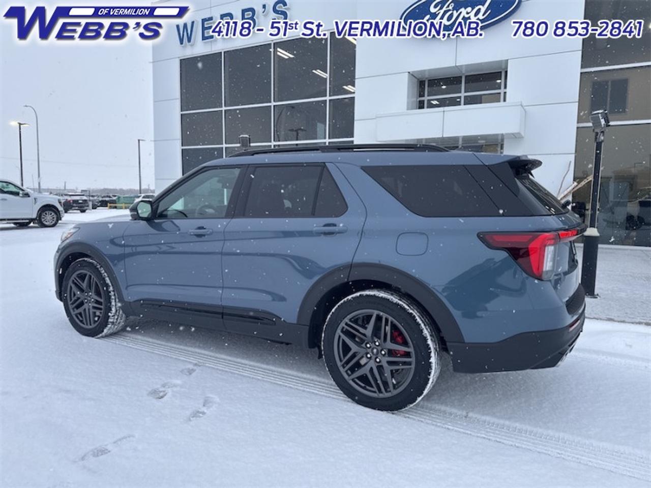 2026 Ford Explorer ST Photo4