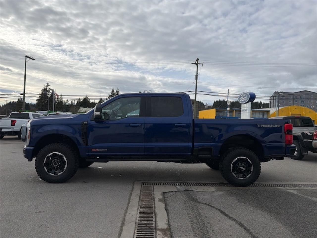 2026 Ford F-350 Super Duty XLT Photo1