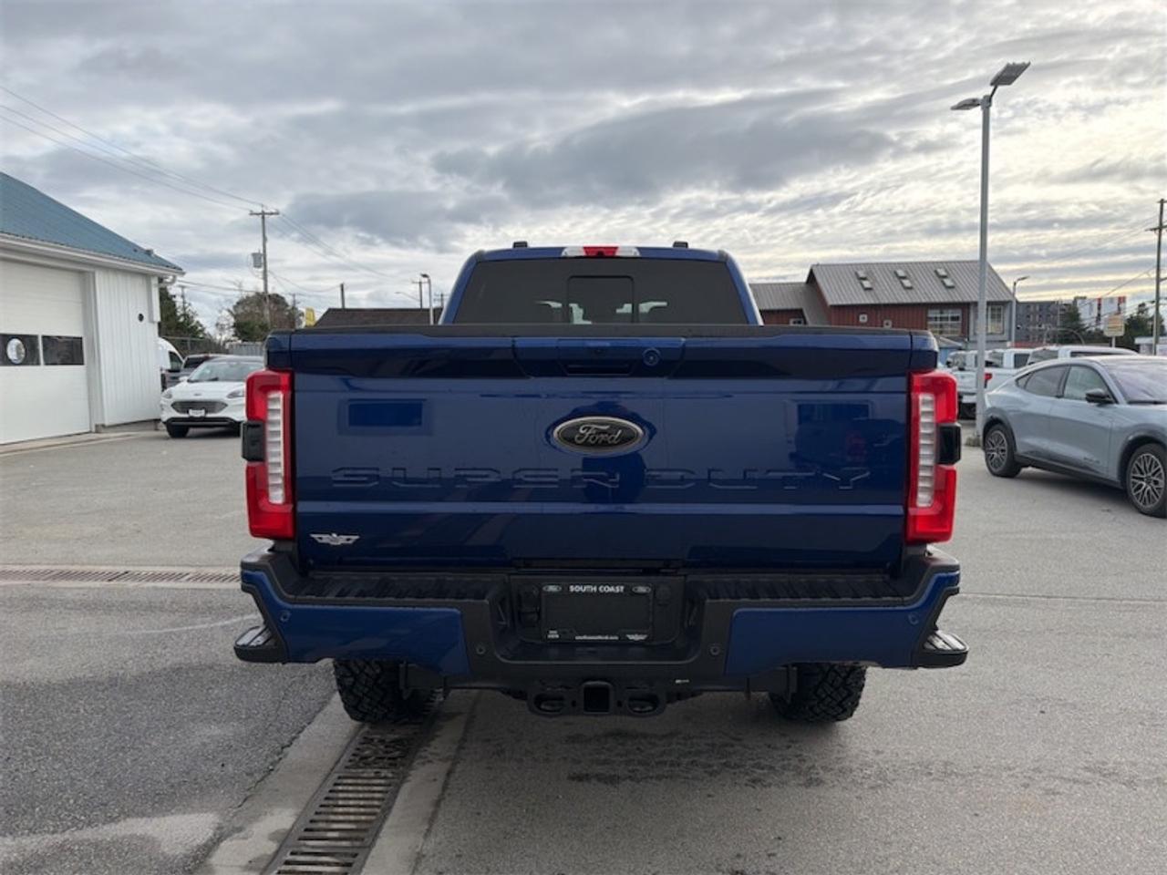 2026 Ford F-350 Super Duty XLT Photo3