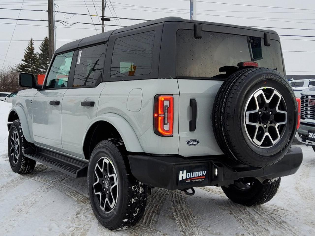 2026 Ford Bronco Outer Banks Photo3