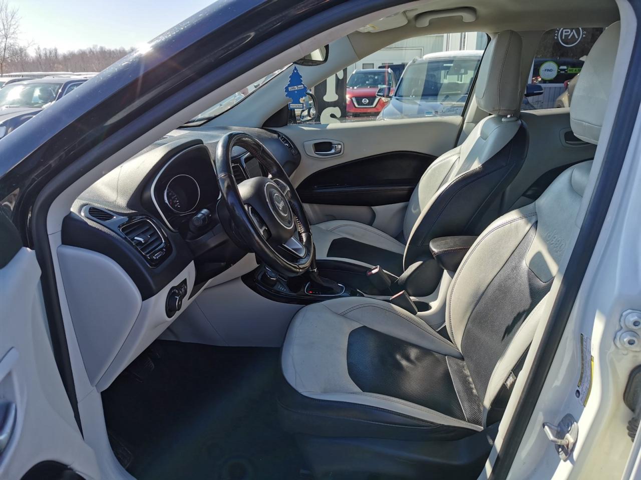 2018 Jeep Compass LIMITED Photo