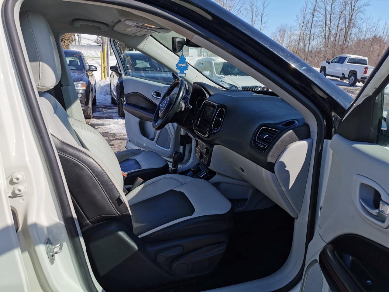 2018 Jeep Compass LIMITED Photo