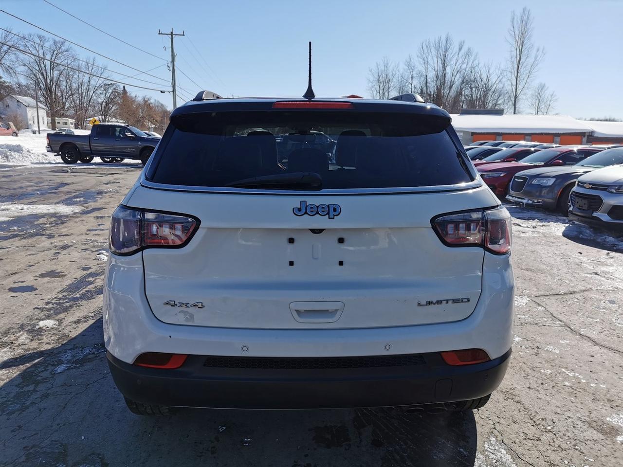2018 Jeep Compass LIMITED Photo3