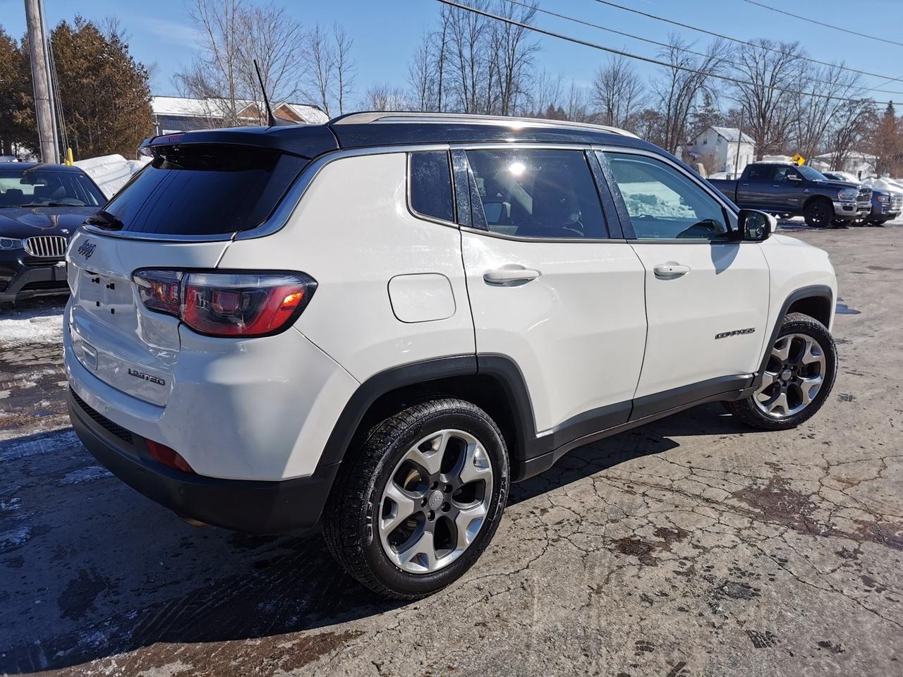 2018 Jeep Compass LIMITED Photo4