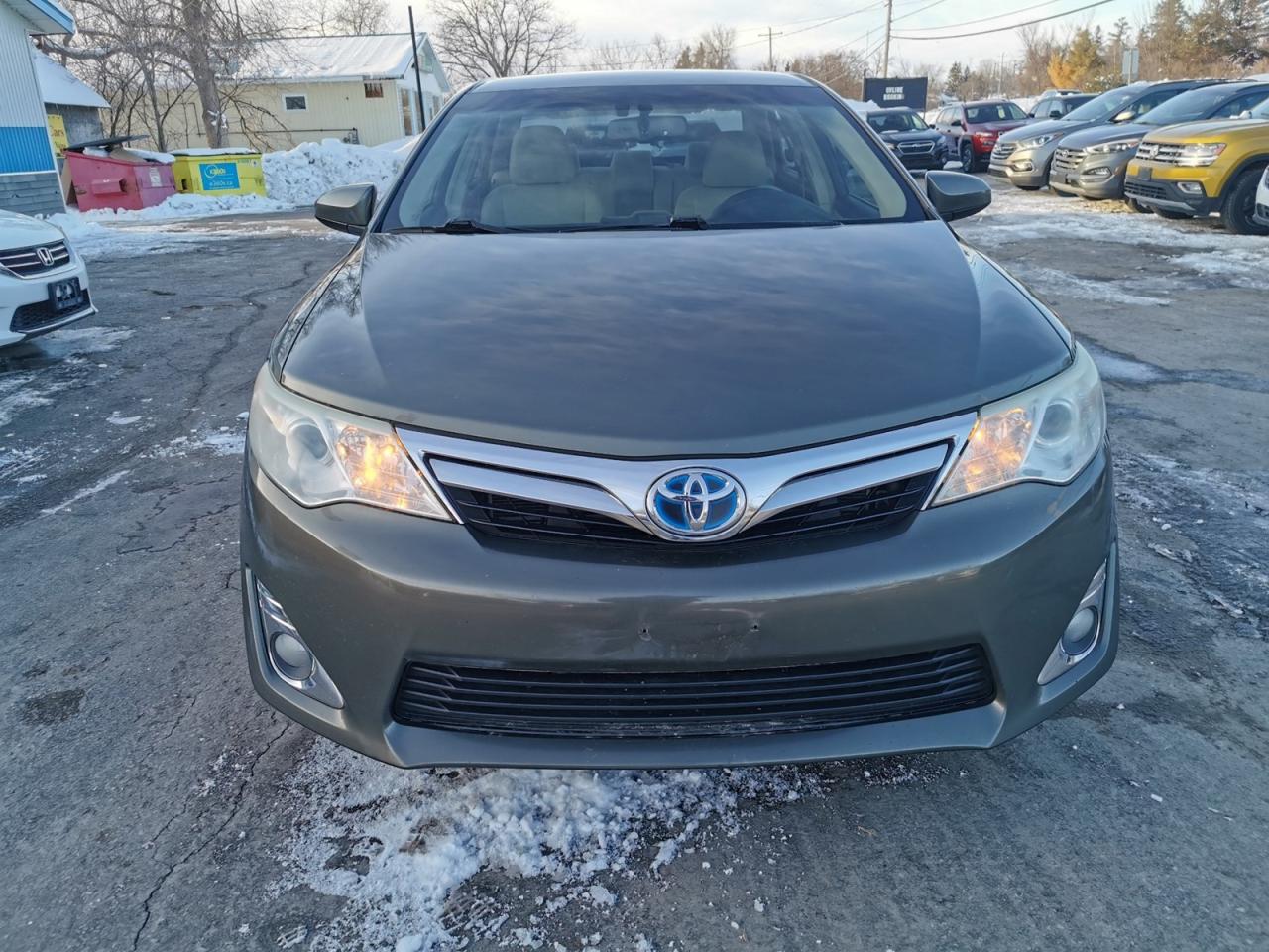 2014 Toyota Camry HYBRID XLE Photo