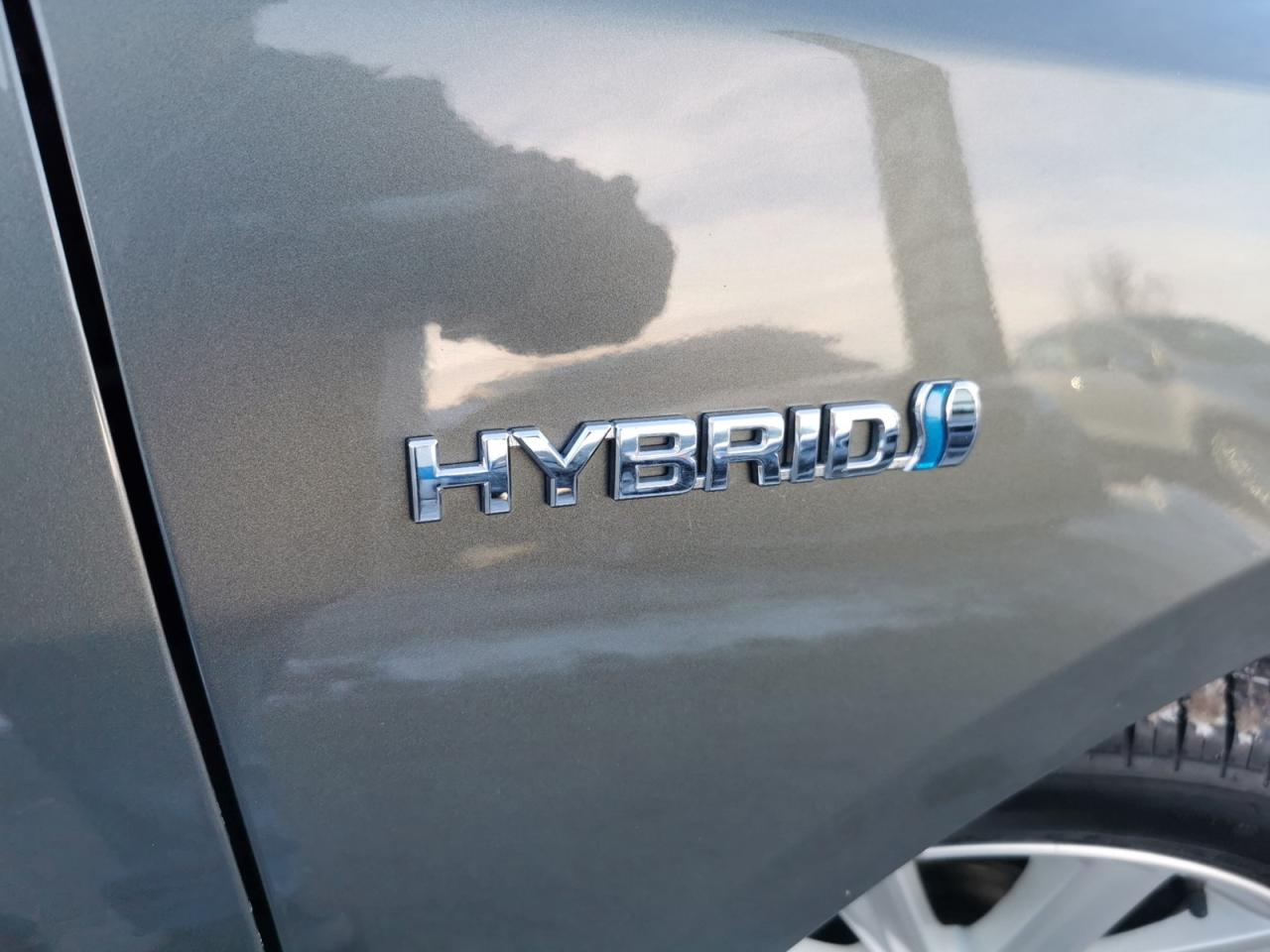 2014 Toyota Camry HYBRID XLE Photo