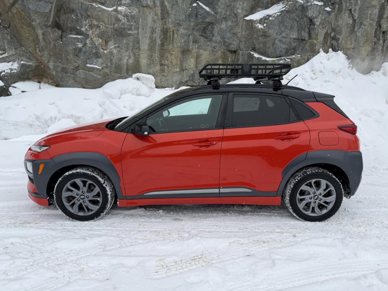 2020 Hyundai KONA 1.6T Trend AWD w/Two-Tone Roof Photo