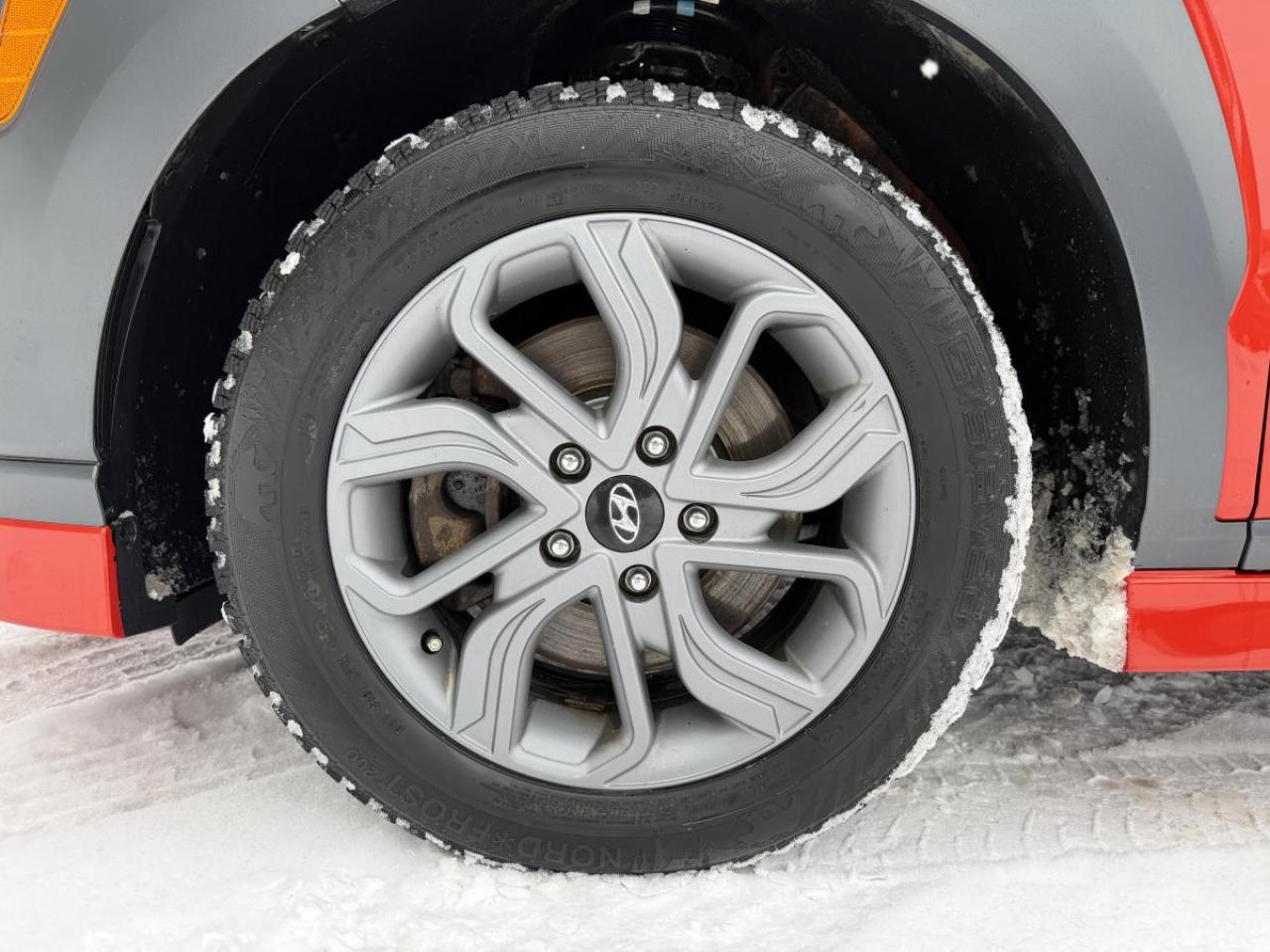 2020 Hyundai KONA 1.6T Trend AWD w/Two-Tone Roof Photo