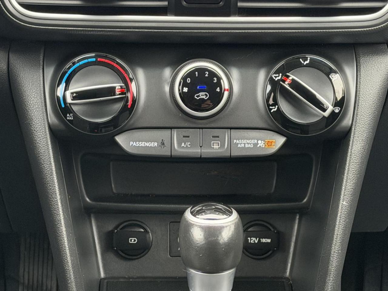 2020 Hyundai KONA 1.6T Trend AWD w/Two-Tone Roof Photo