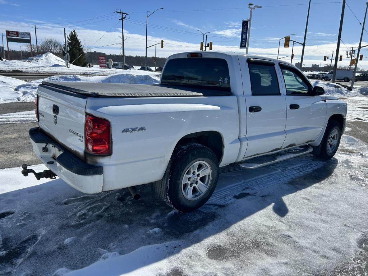 2011 Dodge Dakota SXT Photo
