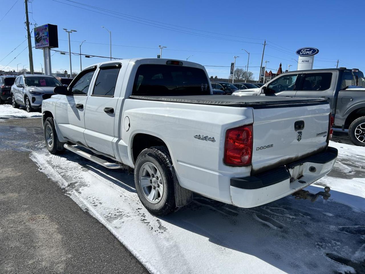 2011 Dodge Dakota SXT Photo