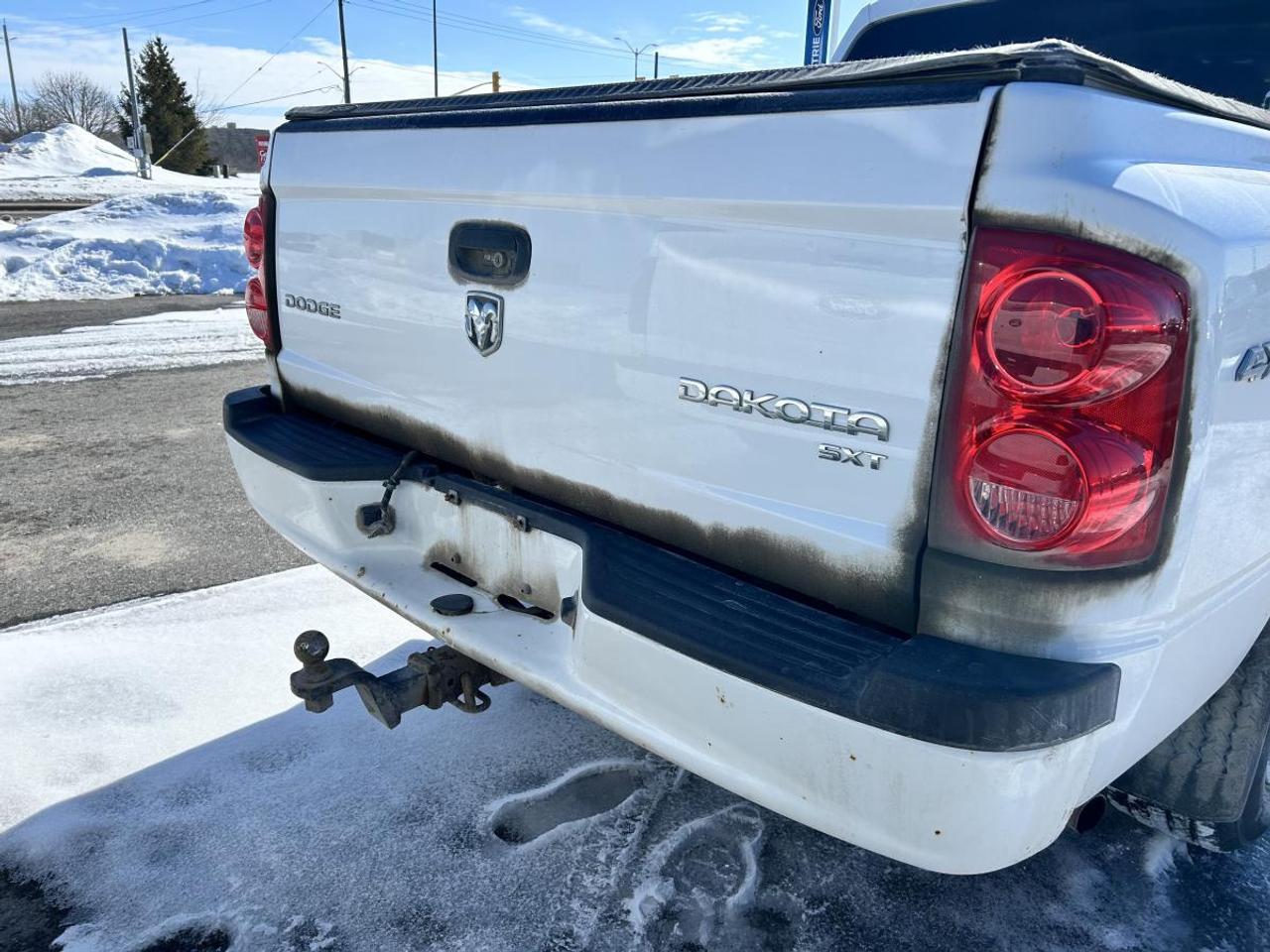2011 Dodge Dakota SXT Photo