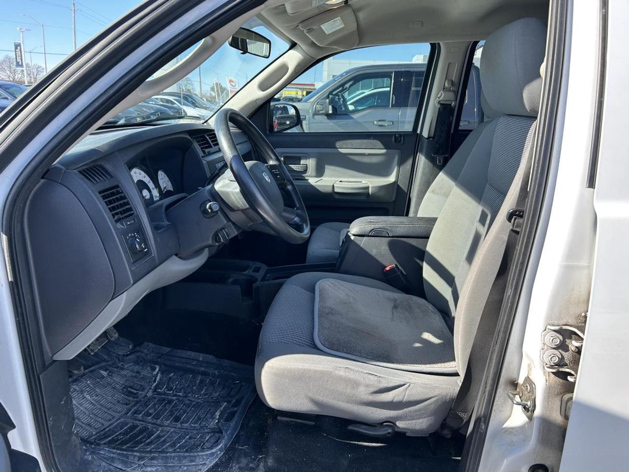 2011 Dodge Dakota SXT Photo