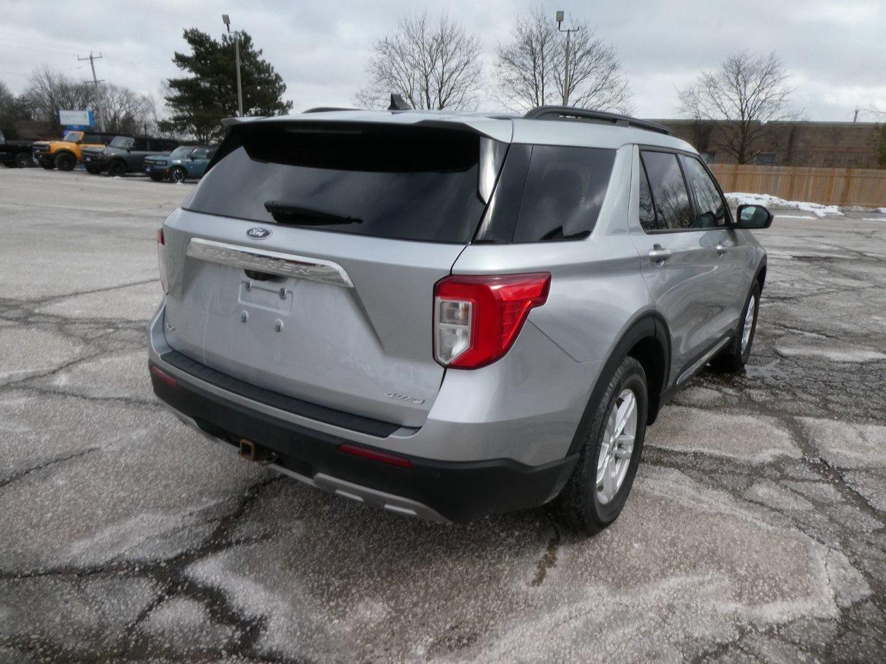 2022 Ford Explorer XLT Photo4