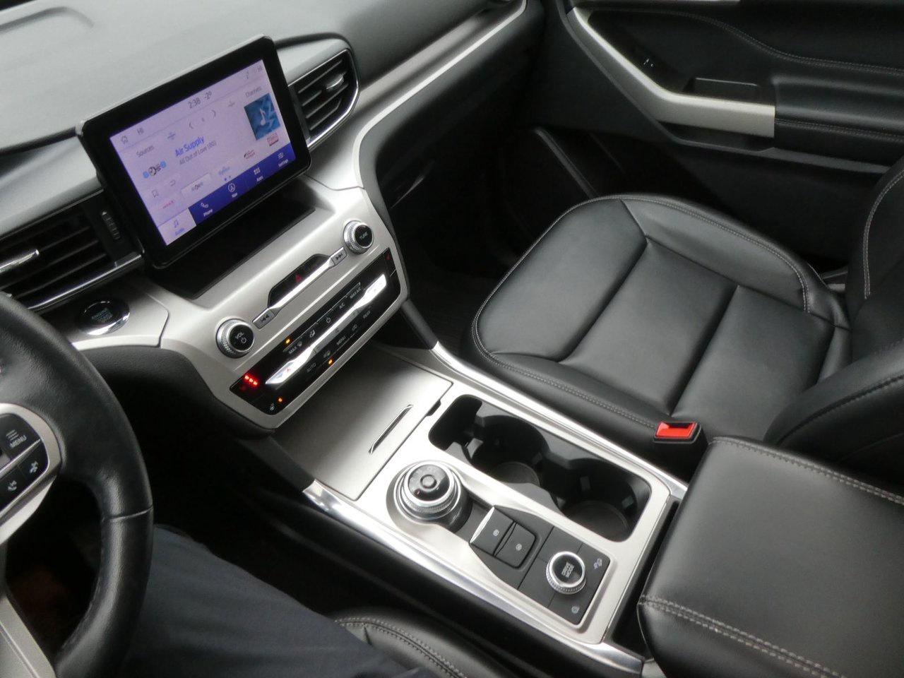 2022 Ford Explorer XLT Photo