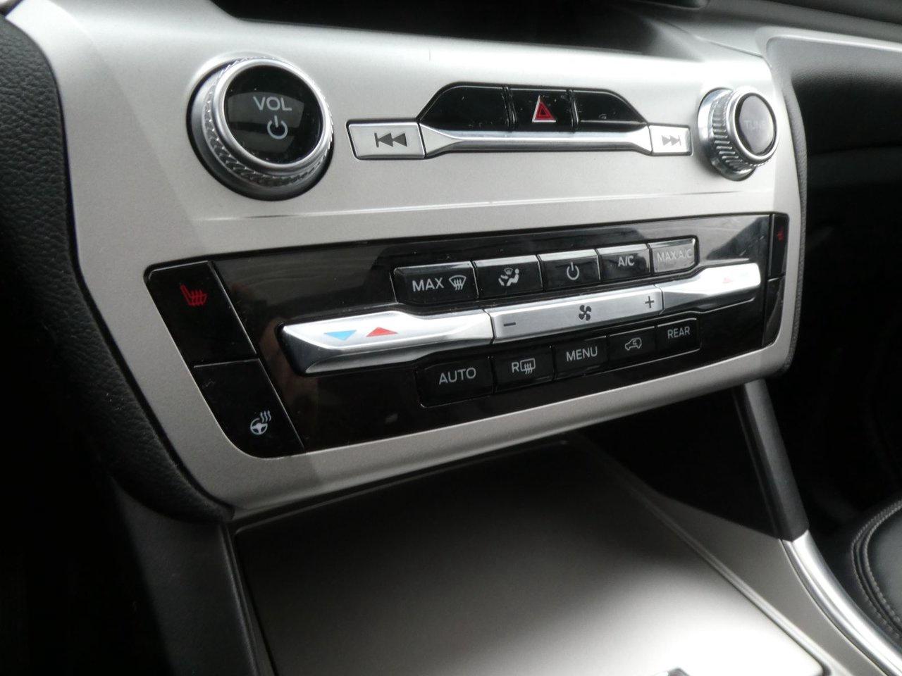 2022 Ford Explorer XLT Photo