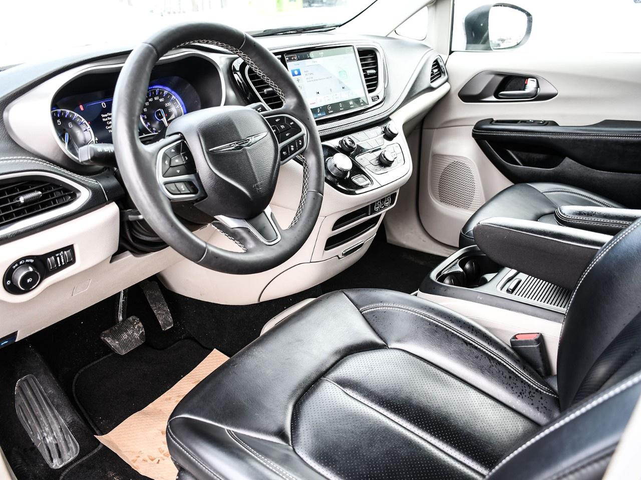 2023 Chrysler Pacifica TOURING L AWD Photo