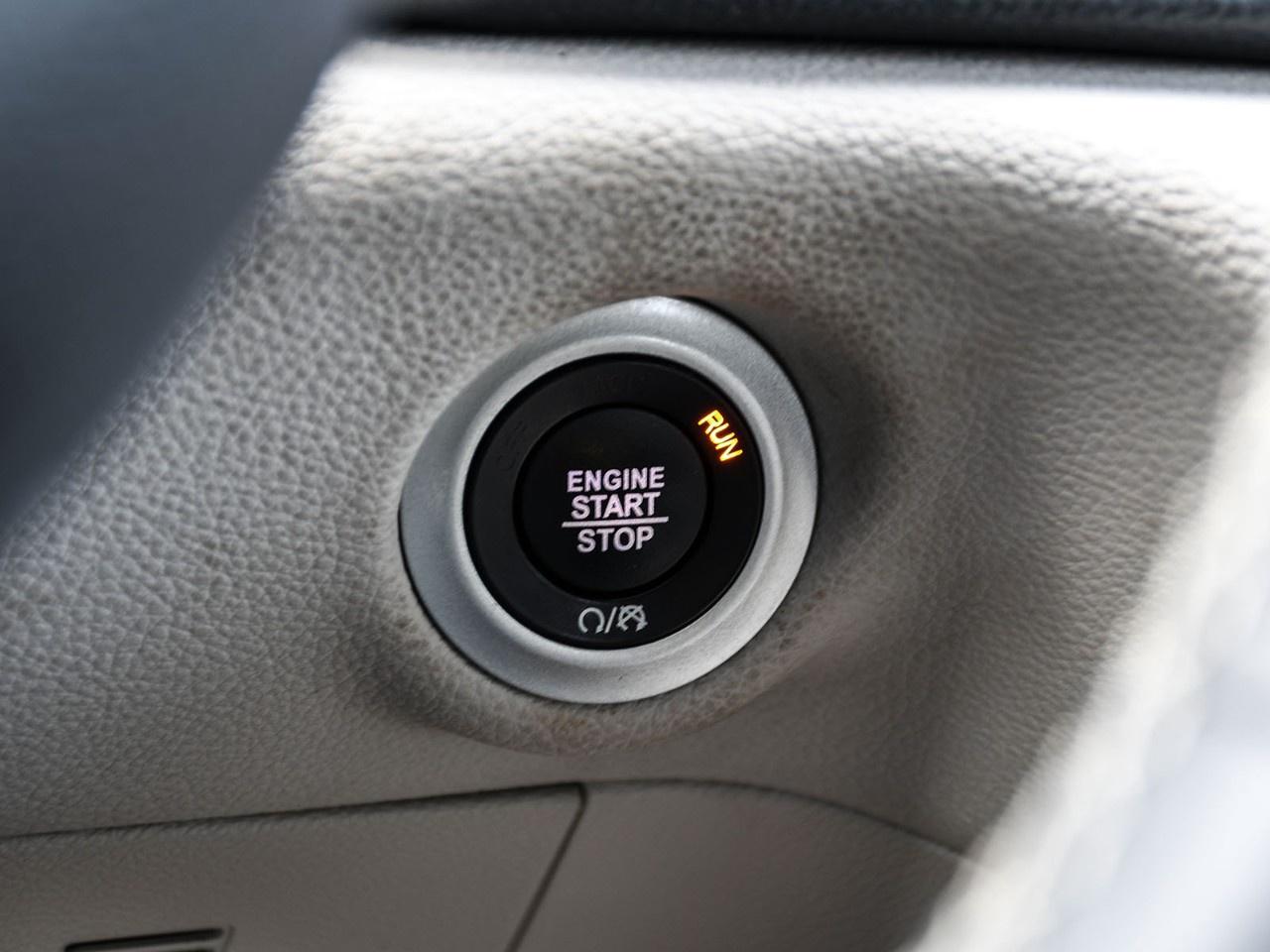 2023 Chrysler Pacifica TOURING L AWD Photo