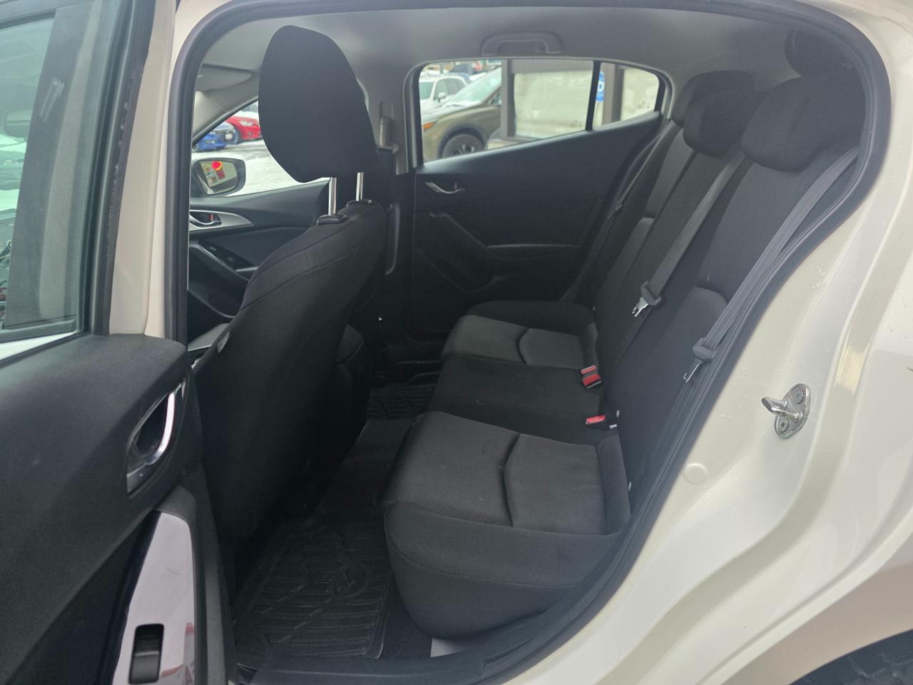 2018 Mazda MAZDA3 GX One Owner | Accident Free | Backup Camera | Heated Steering Photo