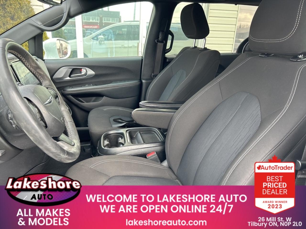 2022 Chrysler Pacifica Touring Photo