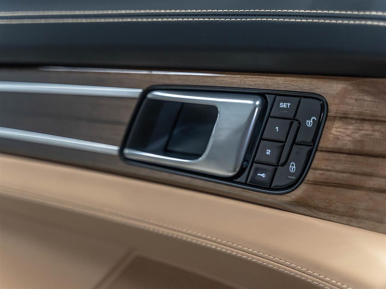 2018 Porsche Panamera 4 E-Hybrid|PREMIUM PLUS|SPORT CHRONO|PASM|PDLS|LOADED Photo