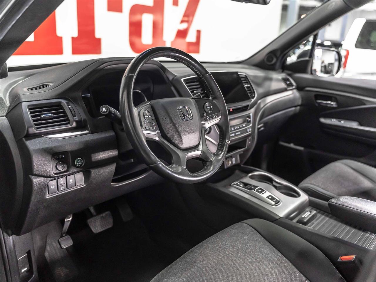 2019 Honda Passport SPORT|AWD|ACCIDENT FREE|WELL MAINTAINED AT HONDA Photo