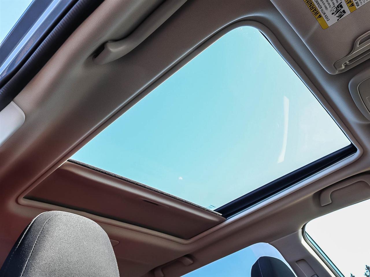 2023 Subaru Forester TOURING Photo