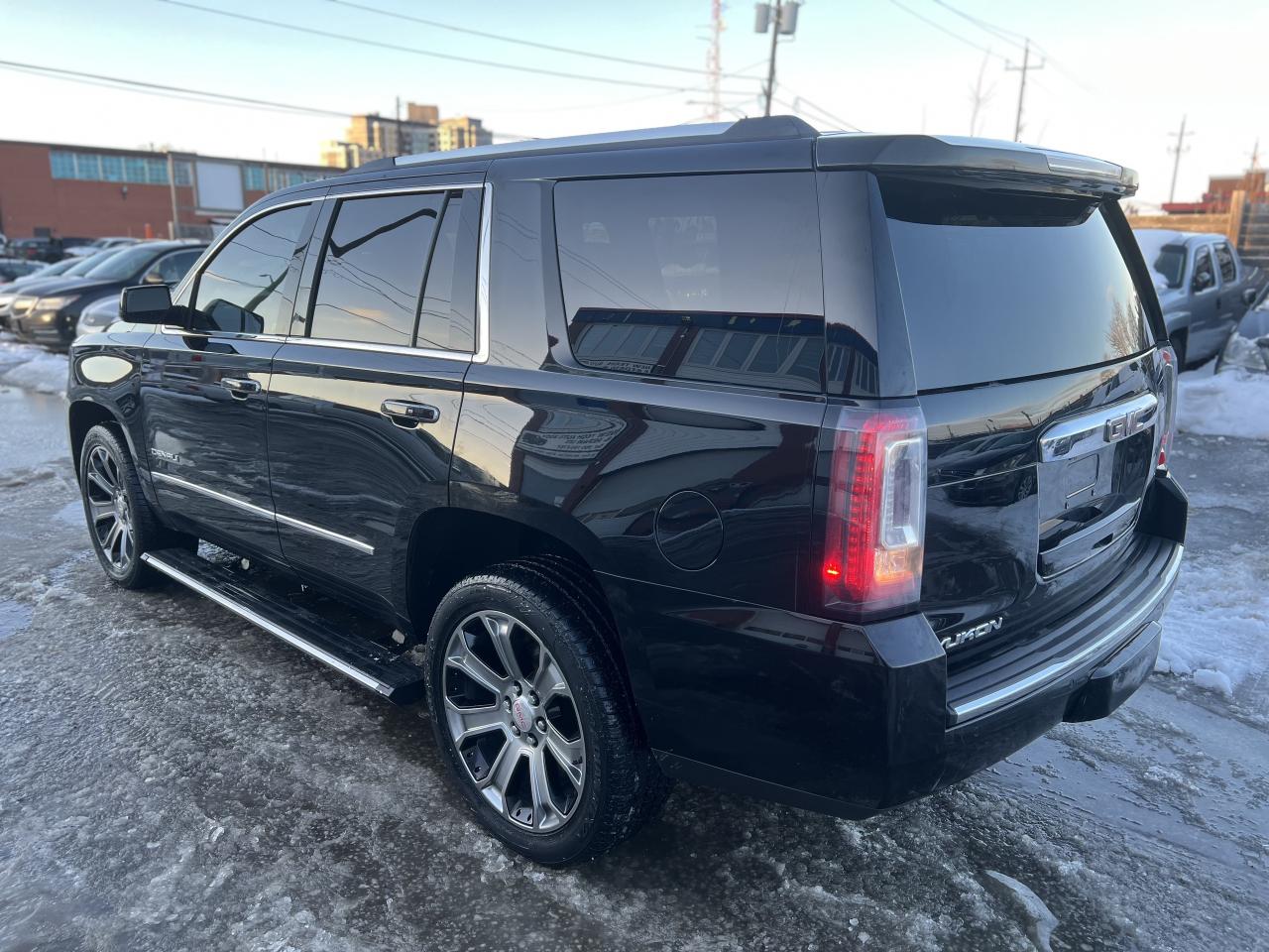 2017 GMC Yukon Denali Photo
