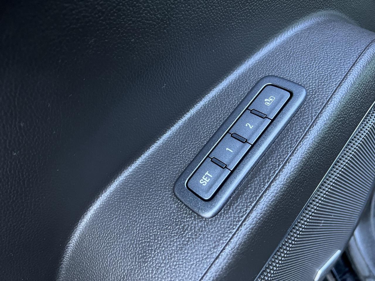 2017 GMC Yukon Denali Photo