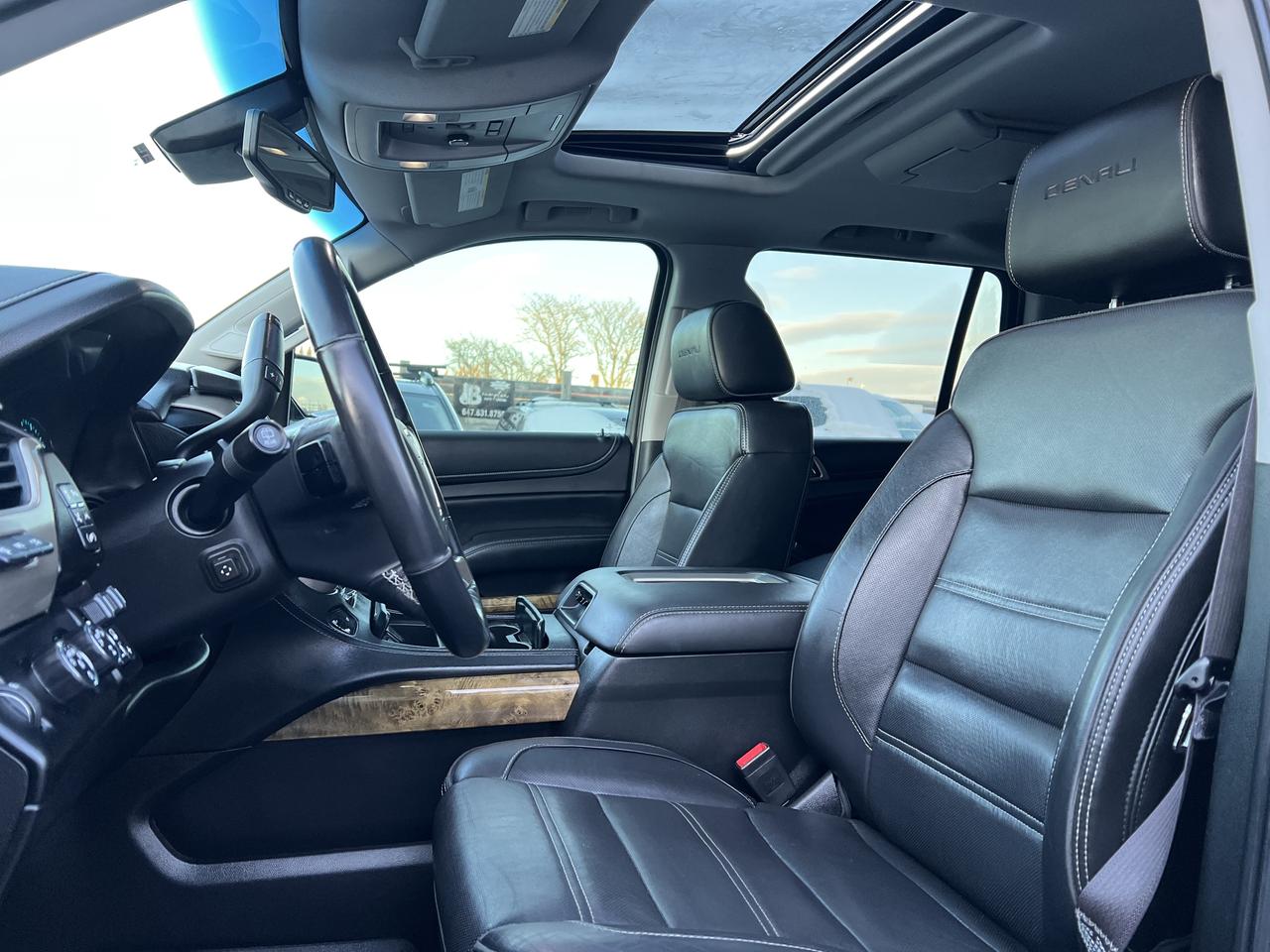 2017 GMC Yukon Denali Photo