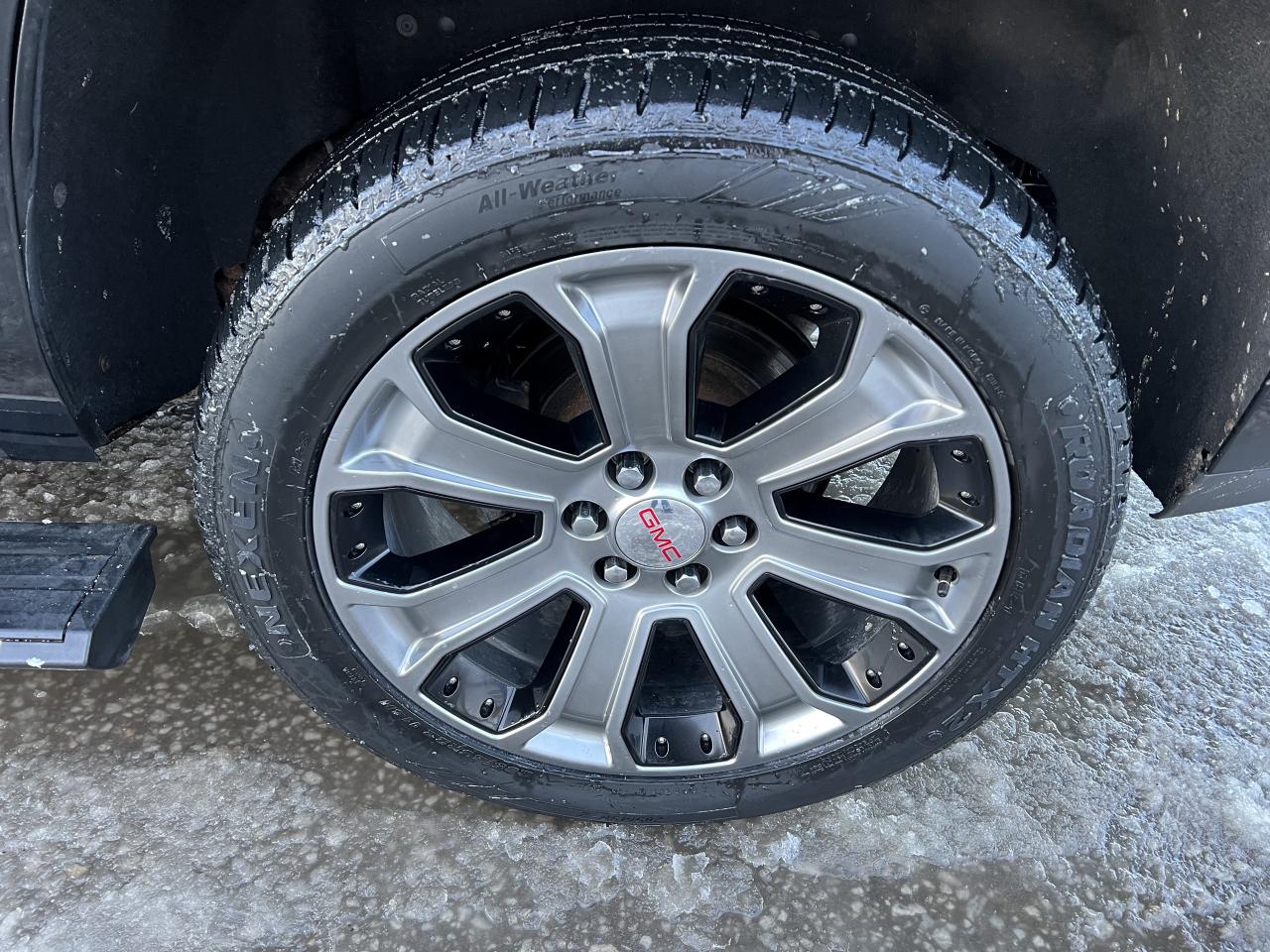 2017 GMC Yukon Denali Photo