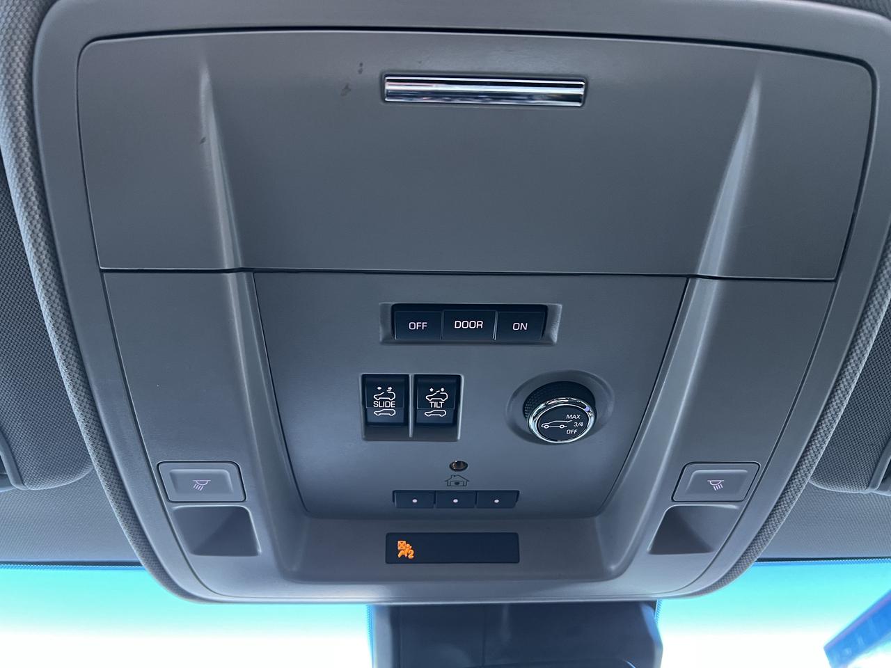 2017 GMC Yukon Denali Photo